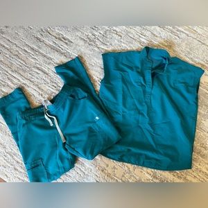 Figs Women’s Pacific Blue Scrub Set